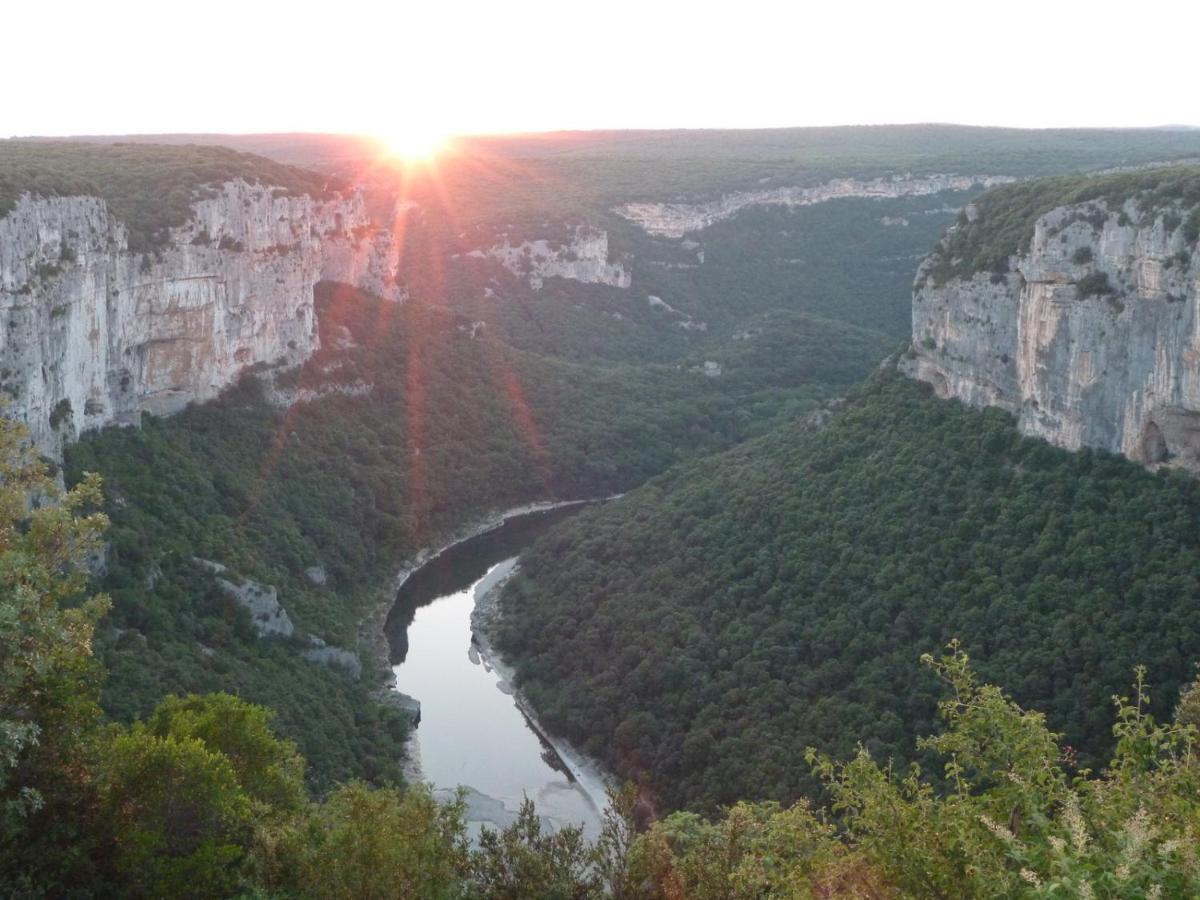 Gite Les Tilleuls Villa Saint-Montan Bagian luar foto